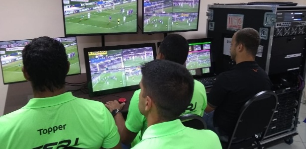 ferj-inaugurou-sala-de-treinamento-de-var-para-os-arbitros-do-carioca-1547726805466_615x300
